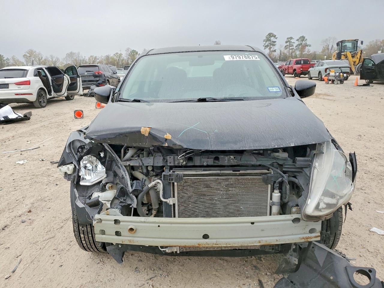 2019 NISSAN VERSA S photo 5
