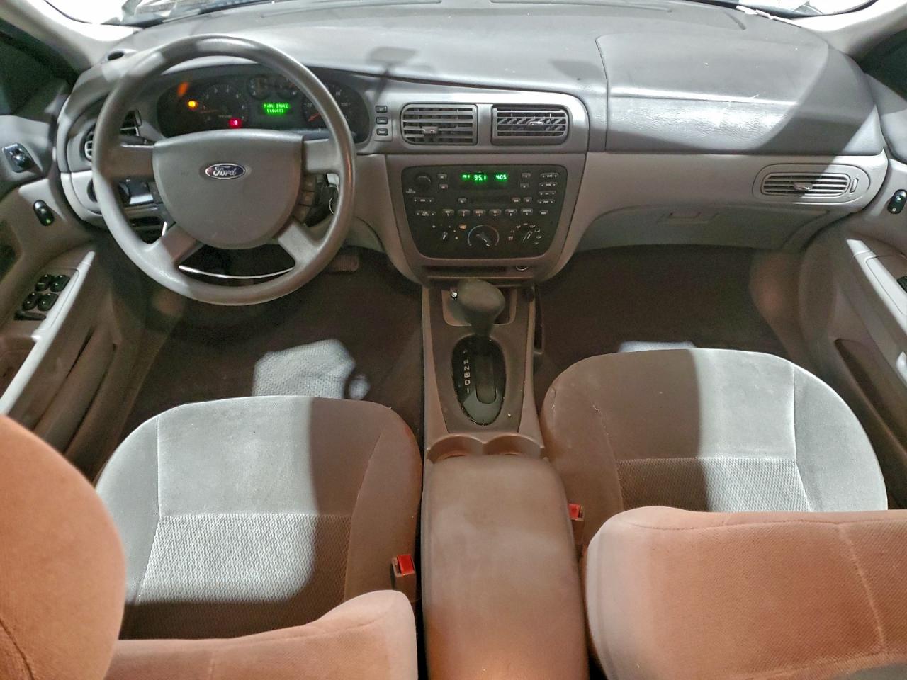 2004 FORD TAURUS SE photo 8