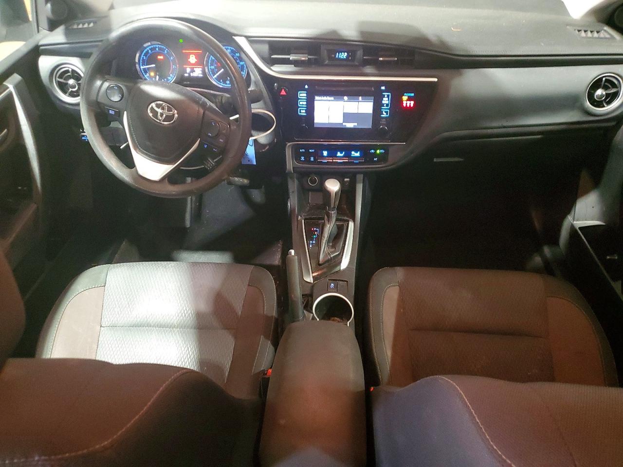 2018 TOYOTA COROLLA L photo 8