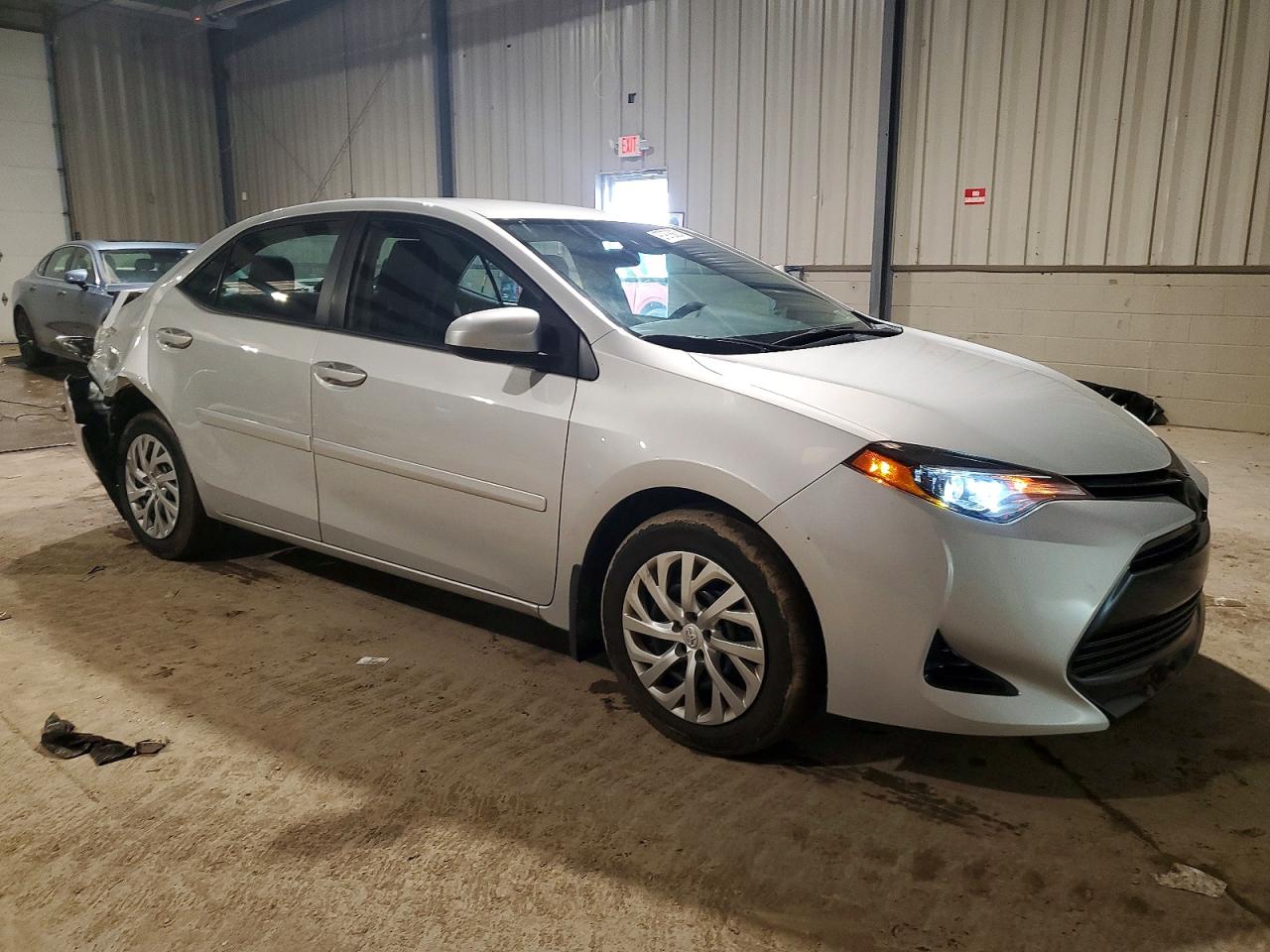 2018 TOYOTA COROLLA L photo 4