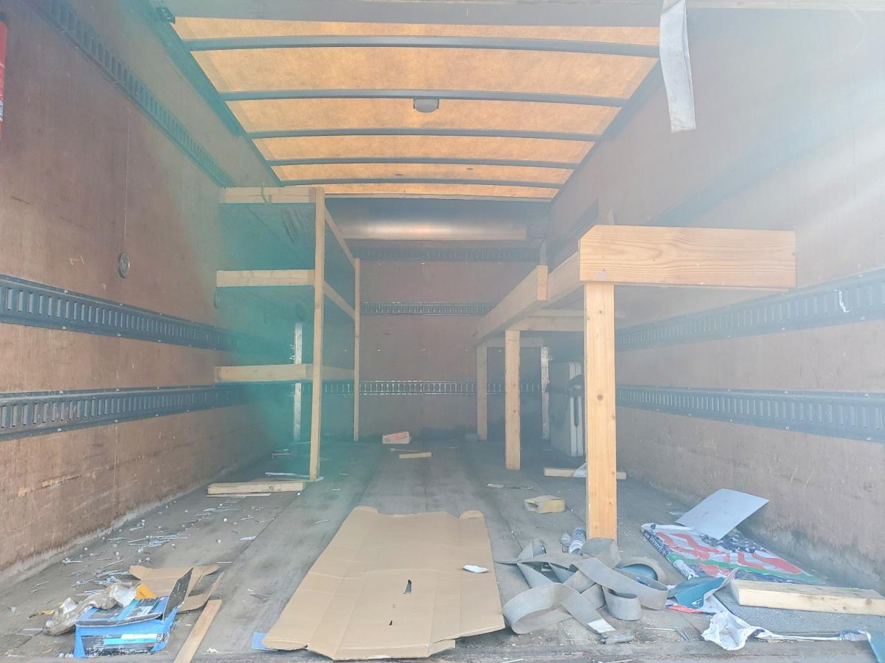 2006 ISUZU NPR BOX TRUCK photo 10