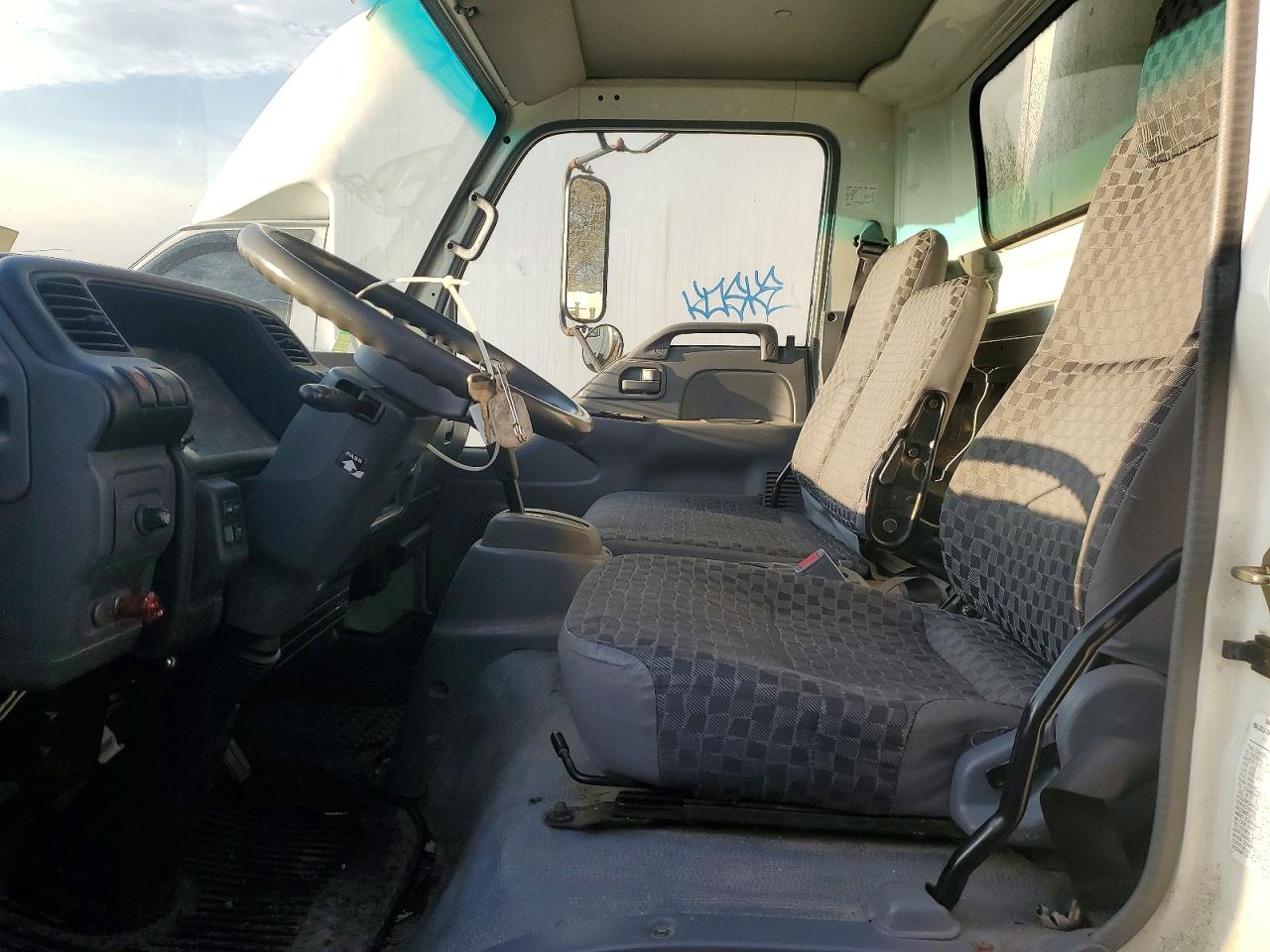 2006 ISUZU NPR BOX TRUCK photo 7