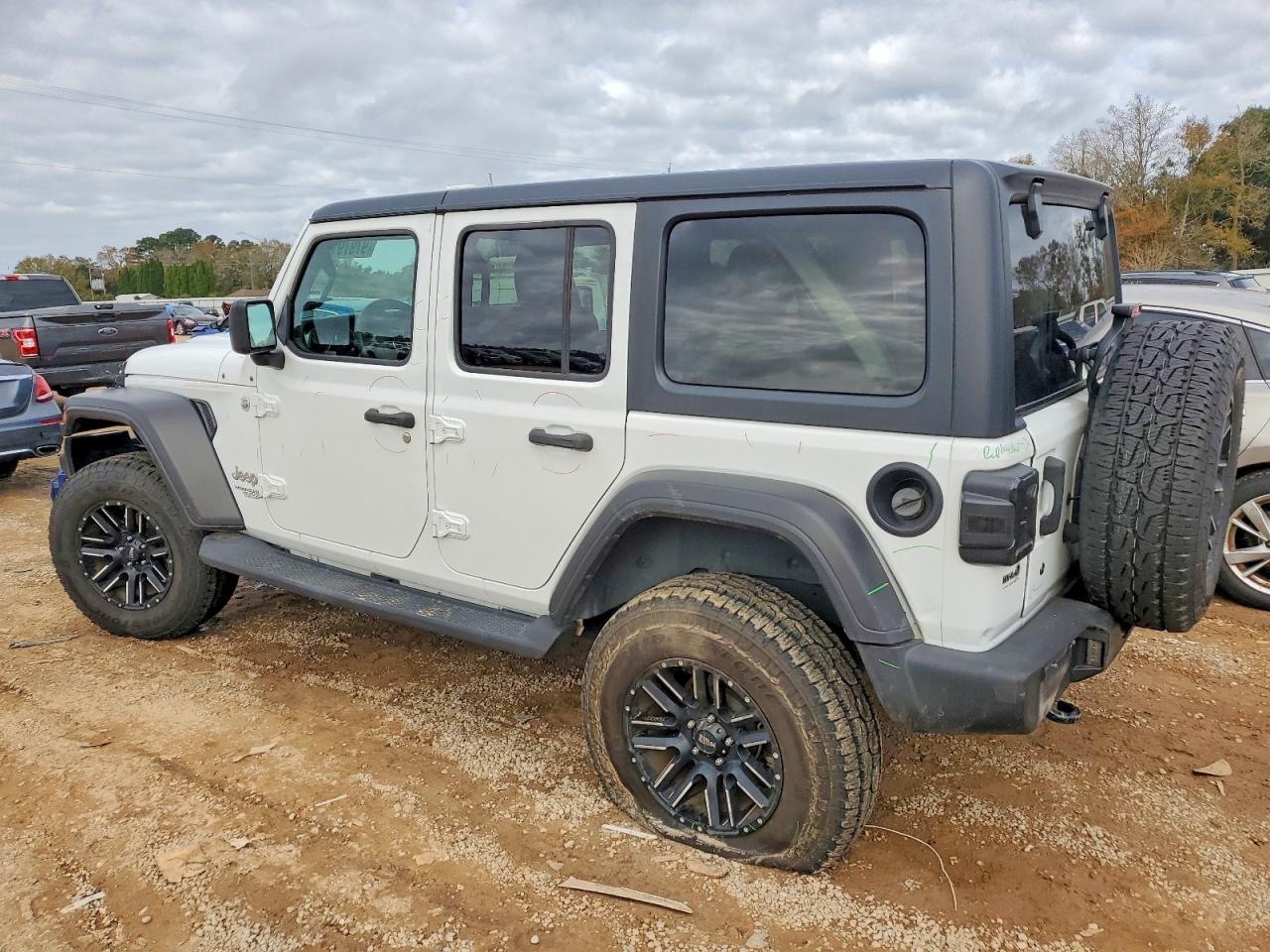 2019 JEEP WRANGLER UNLIMITED SPORT photo 2