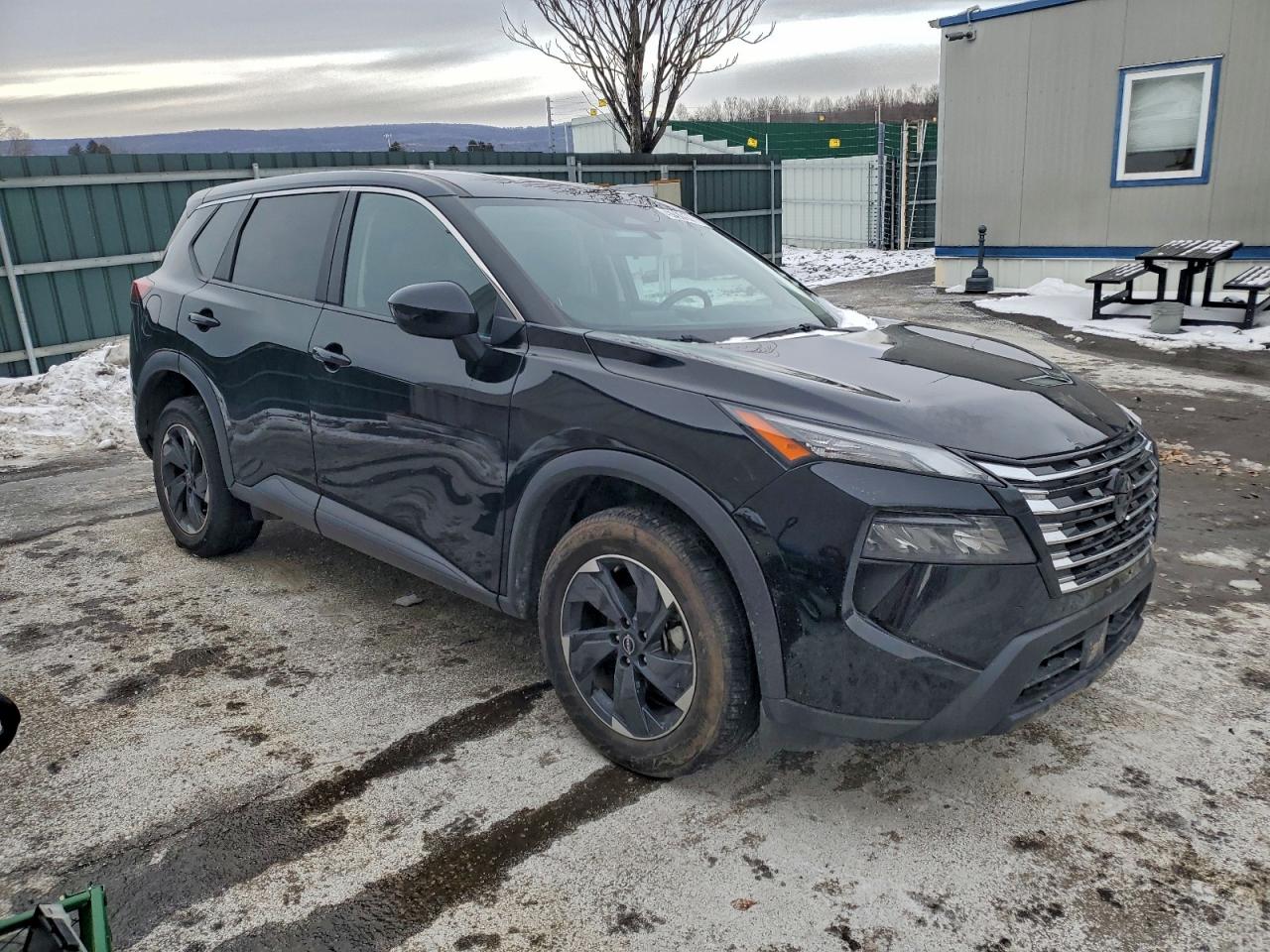 2024 NISSAN ROGUE SV photo 4