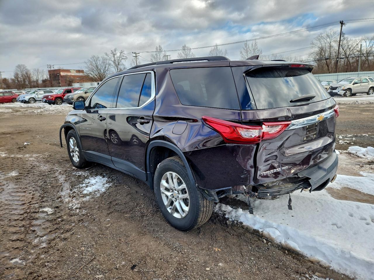 2020 CHEVROLET TRAVERSE LT photo 2