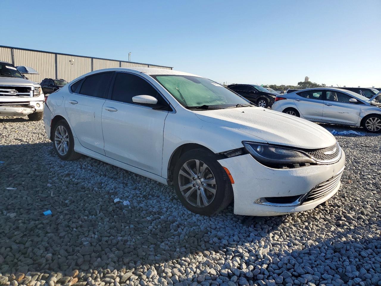 2015 CHRYSLER 200 LIMITED photo 4