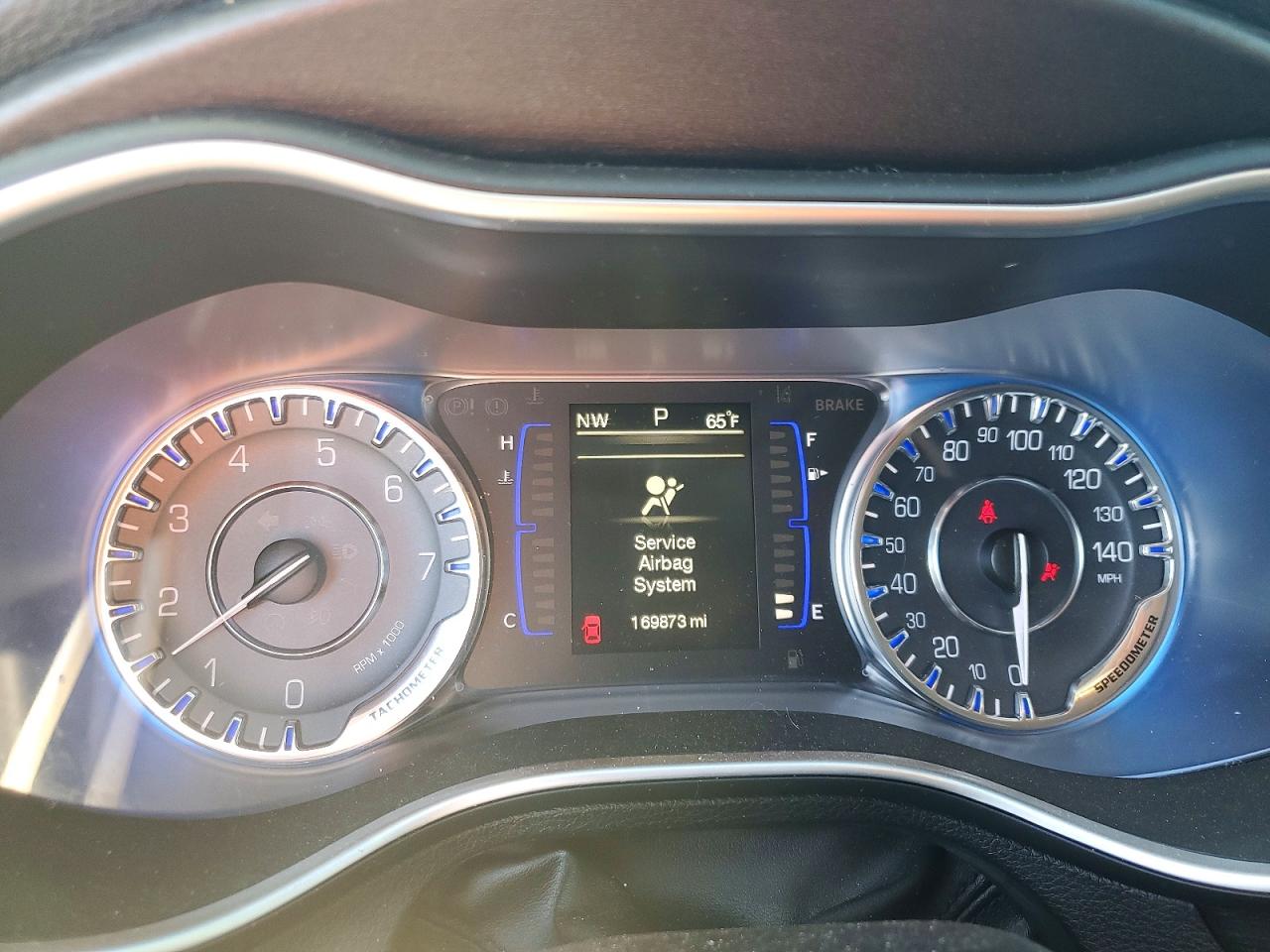2015 CHRYSLER 200 LIMITED photo 9
