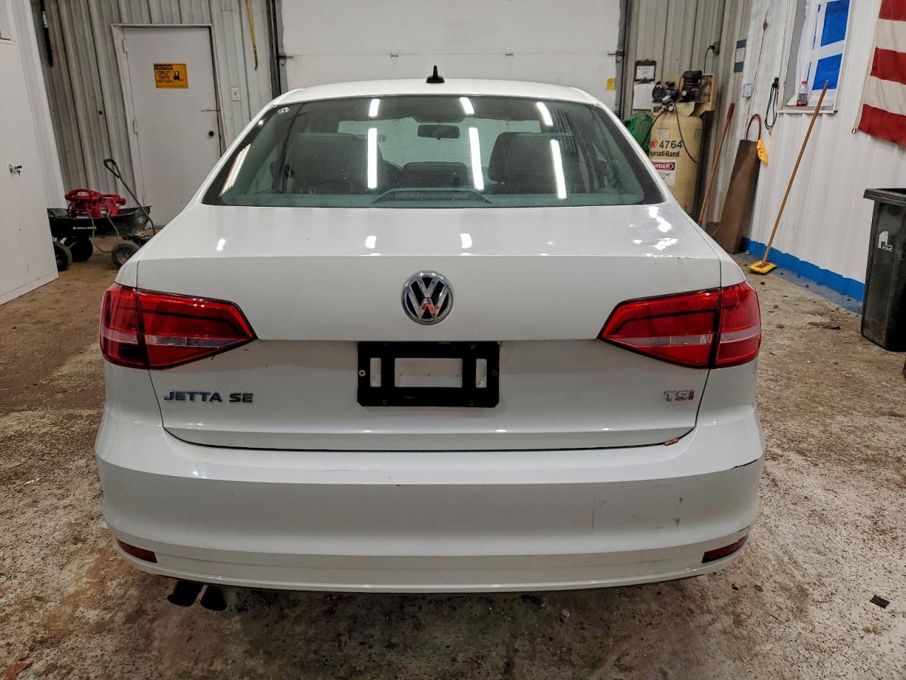 2015 VOLKSWAGEN JETTA SE photo 6