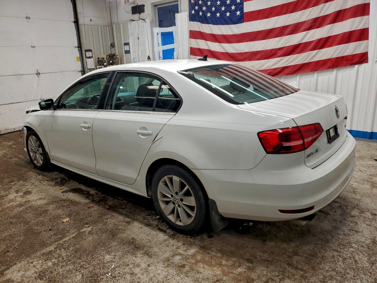 2015 VOLKSWAGEN JETTA SE photo 2