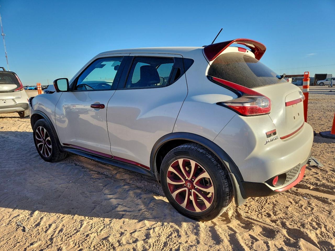 2015 NISSAN JUKE S photo 2