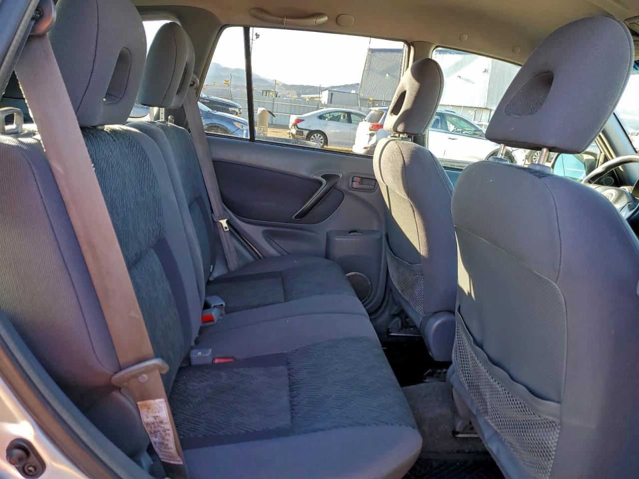 2002 TOYOTA RAV4 photo 10