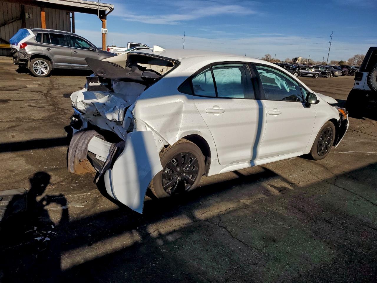 2023 TOYOTA COROLLA LE photo 3