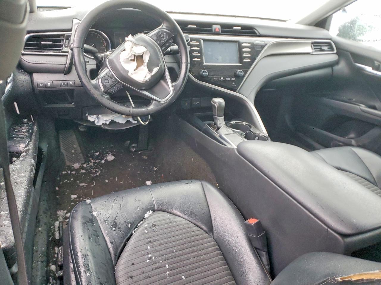 2019 TOYOTA CAMRY L photo 8