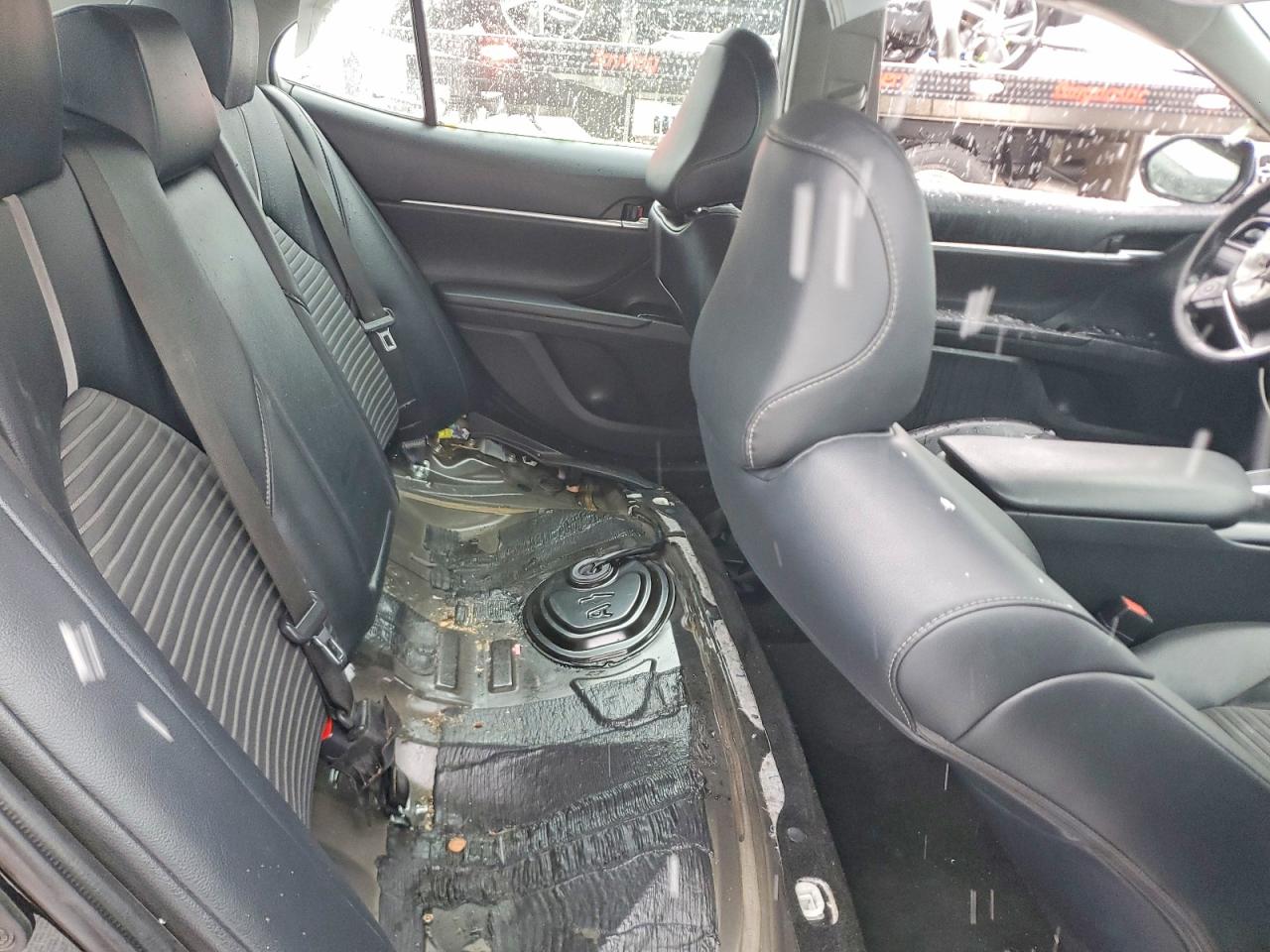 2019 TOYOTA CAMRY L photo 10