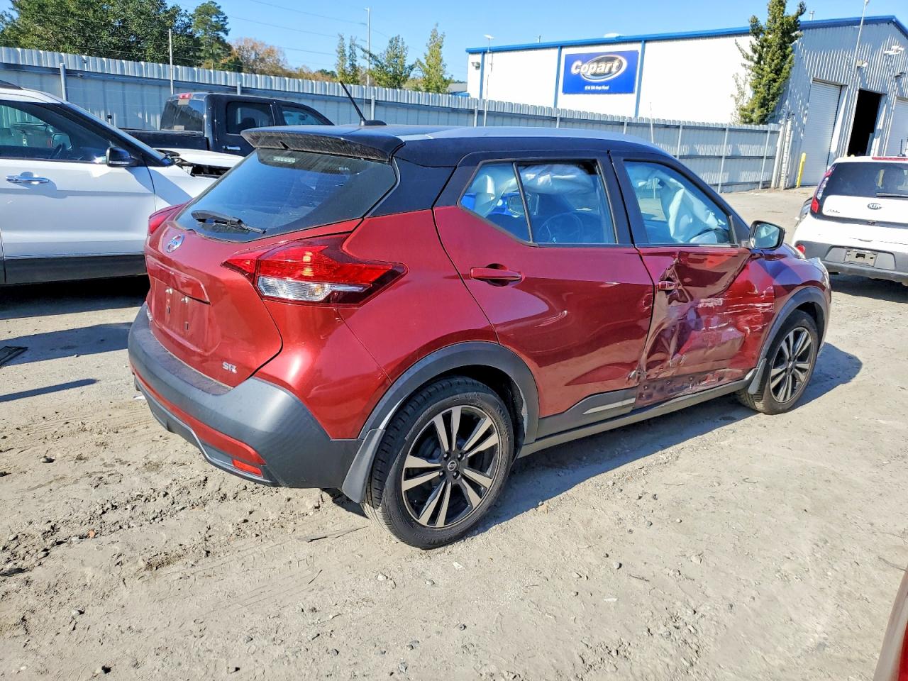 2018 NISSAN KICKS S photo 3
