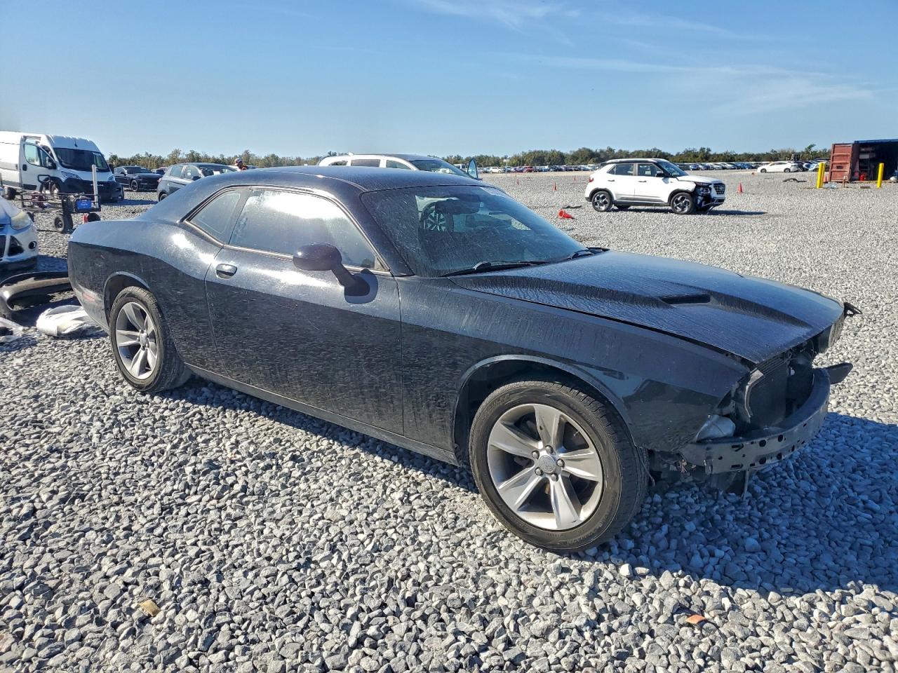 2016 DODGE CHALLENGER SXT photo 4