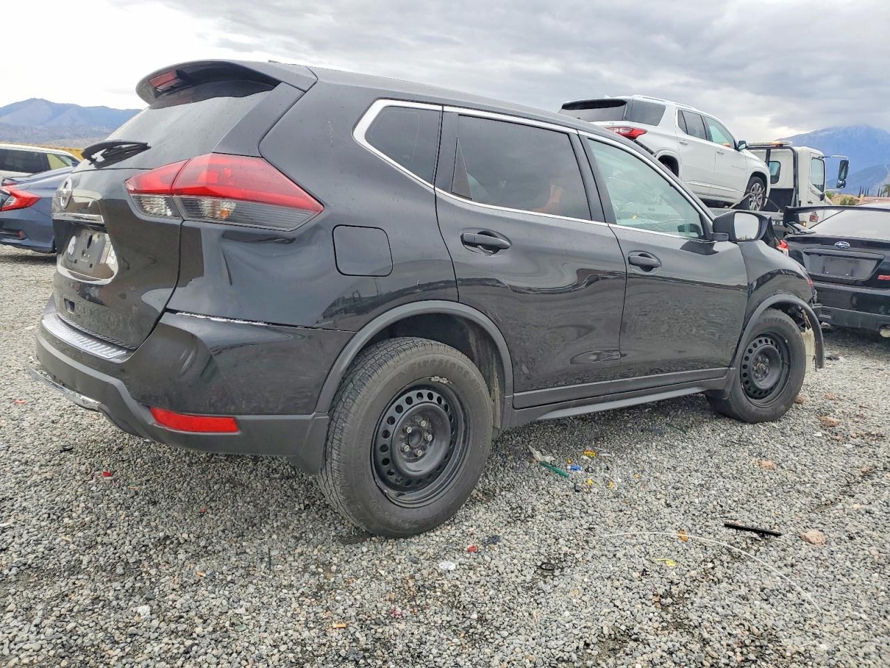 2019 NISSAN ROGUE S photo 3