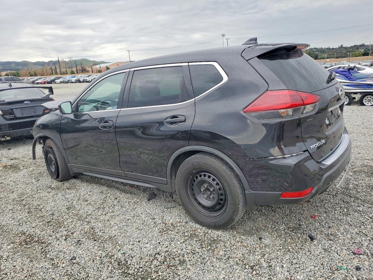 2019 NISSAN ROGUE S photo 2