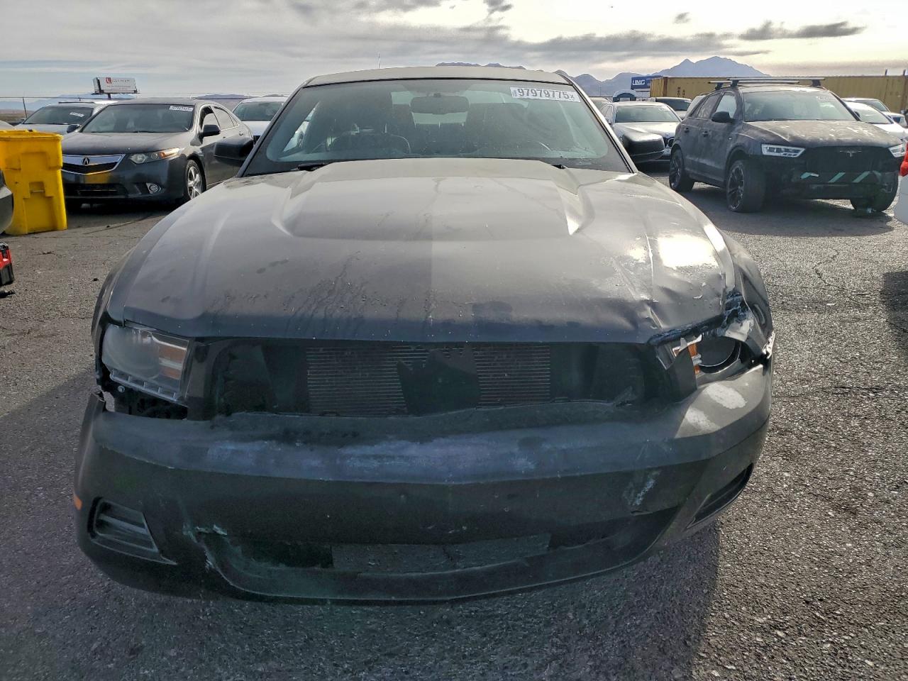 2012 FORD MUSTANG photo 5