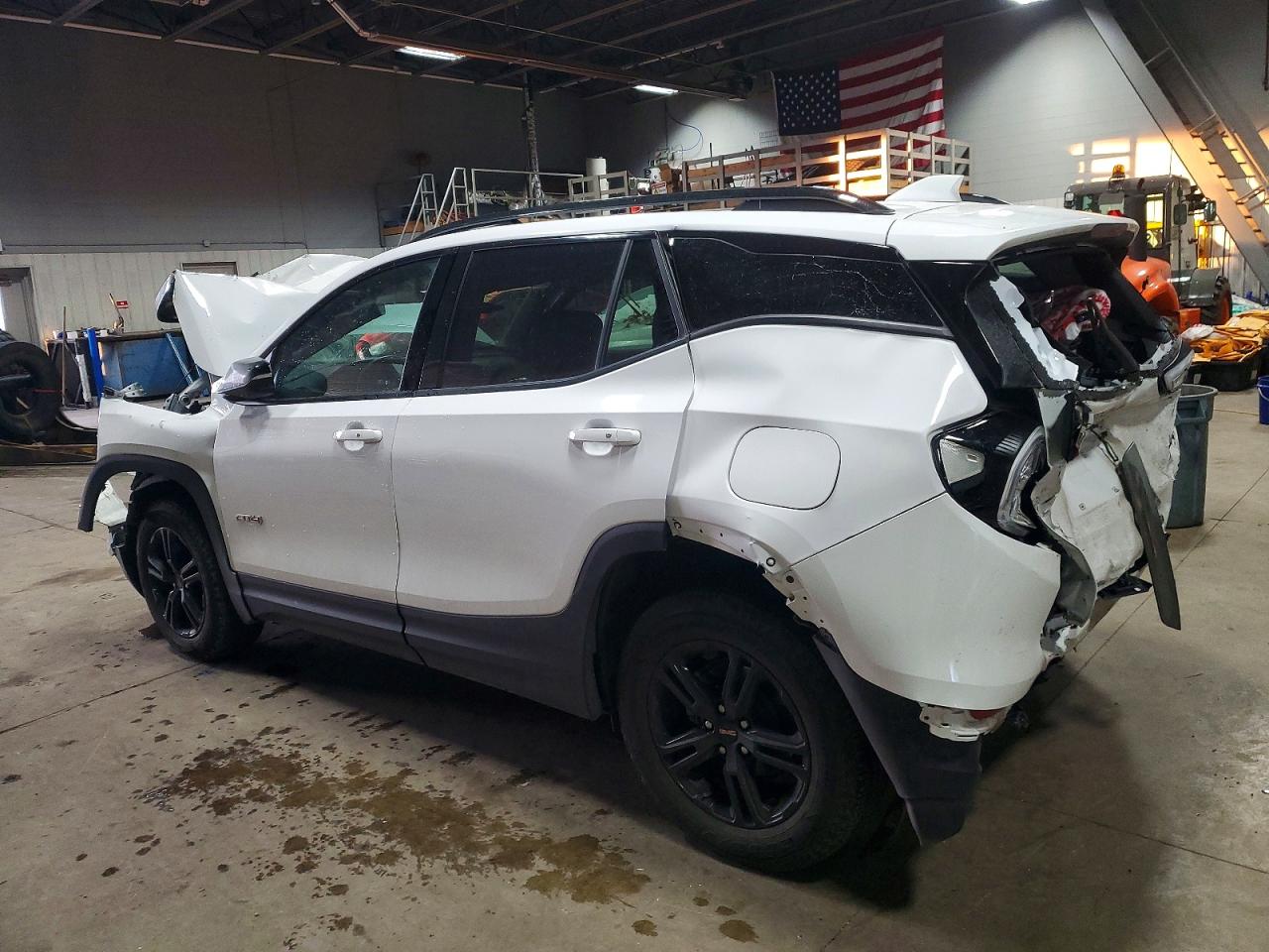 2024 GMC TERRAIN AT4 photo 2