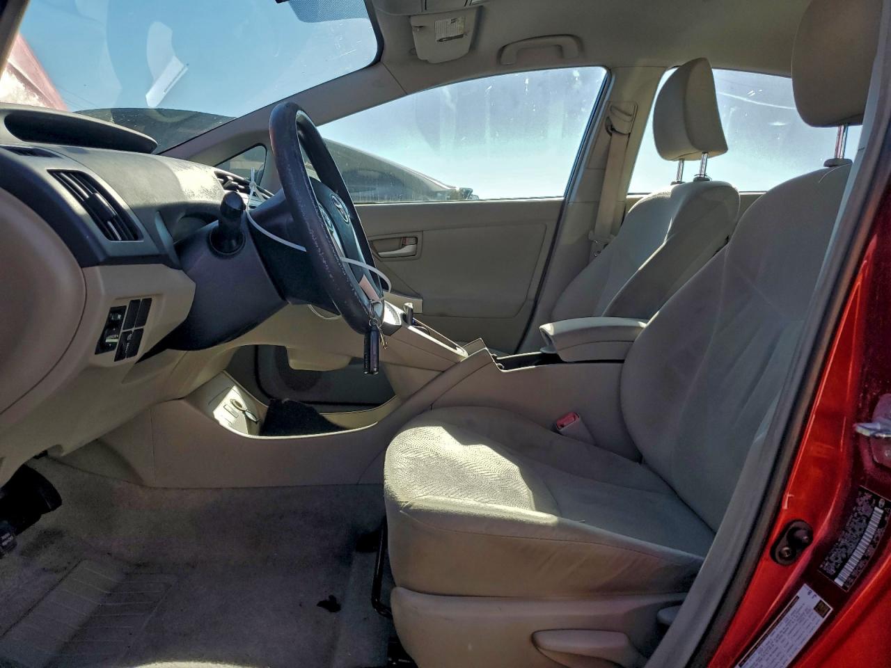2010 TOYOTA PRIUS photo 7