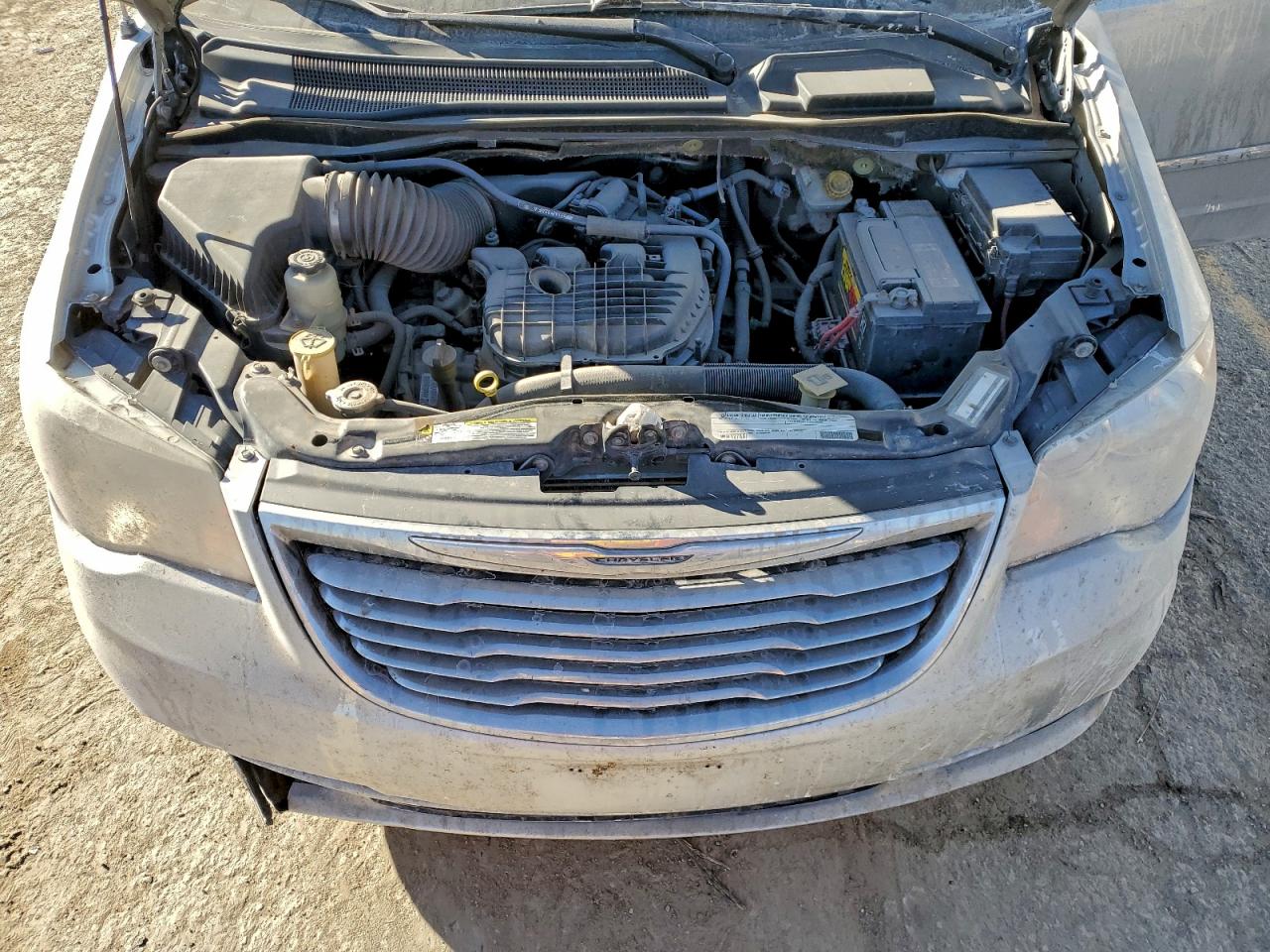 2011 CHRYSLER TOWN & COUNTRY TOURING photo 12