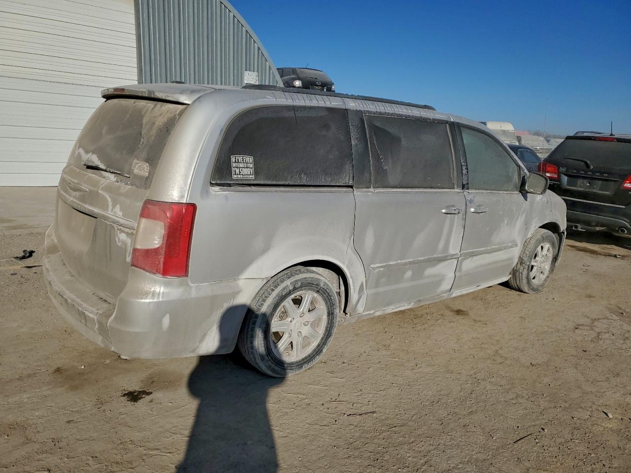 2011 CHRYSLER TOWN & COUNTRY TOURING photo 3