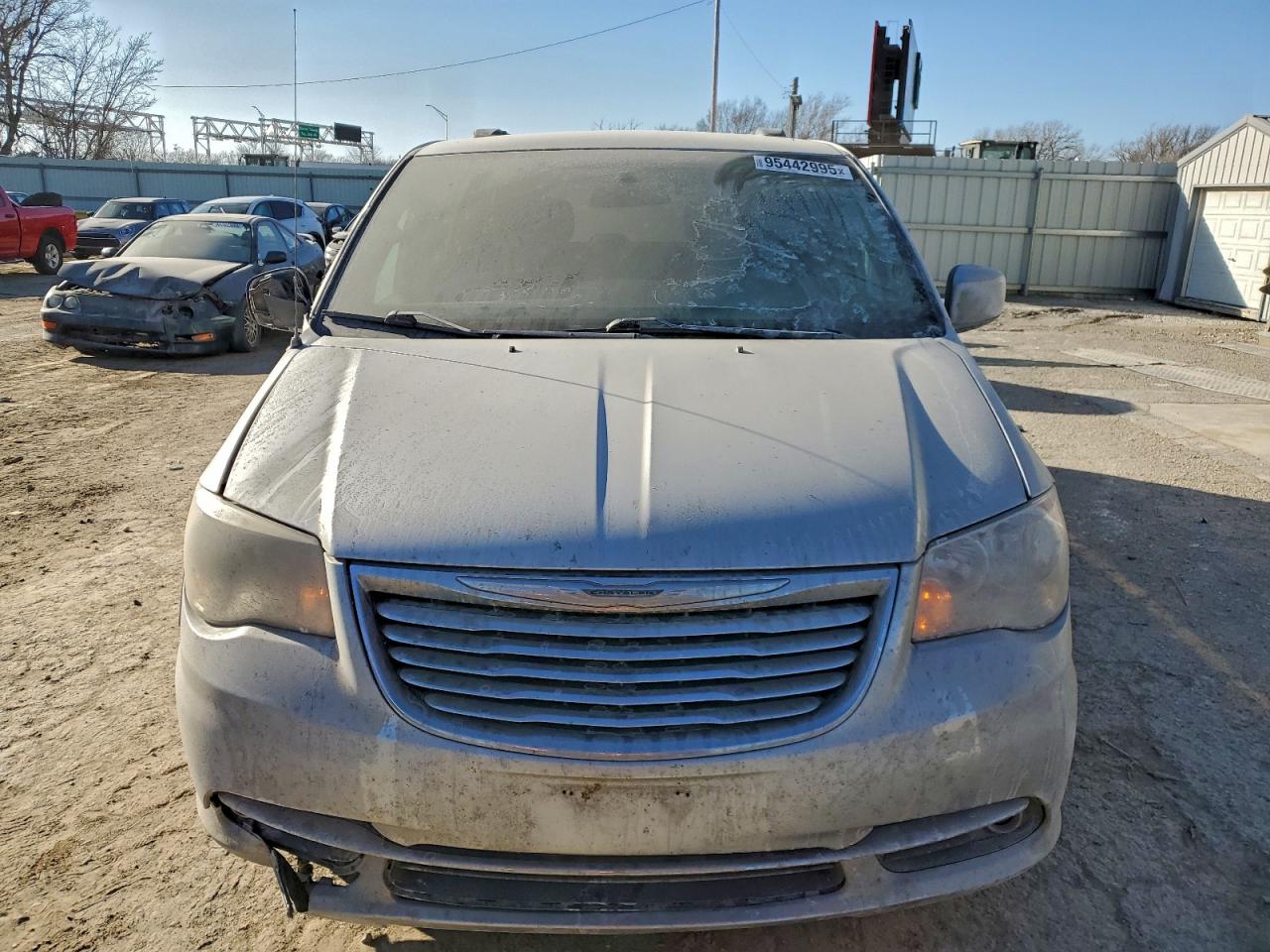 2011 CHRYSLER TOWN & COUNTRY TOURING photo 5