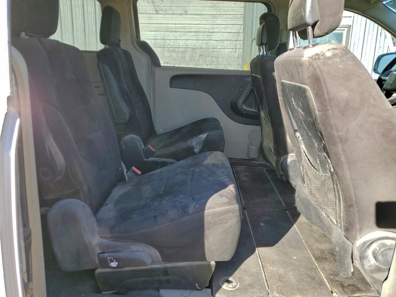 2011 CHRYSLER TOWN & COUNTRY TOURING photo 11