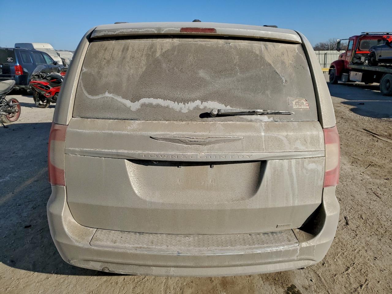 2011 CHRYSLER TOWN & COUNTRY TOURING photo 6