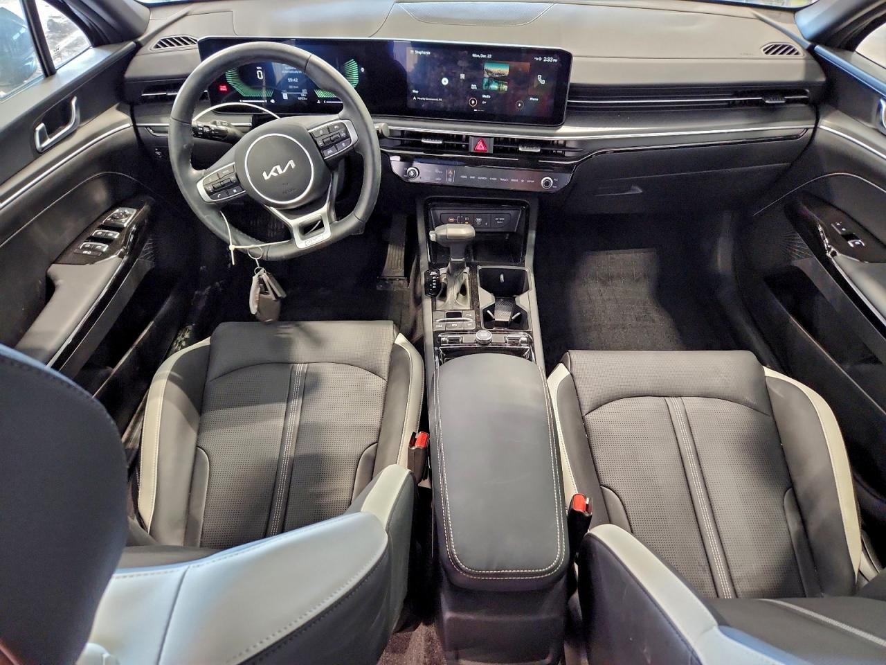 2025 KIA K5 GT LINE photo 8