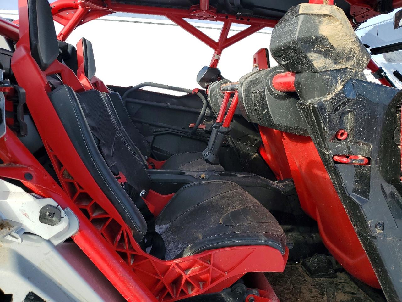 2025 CAN MAVERICK X - utility vehicle photo 6