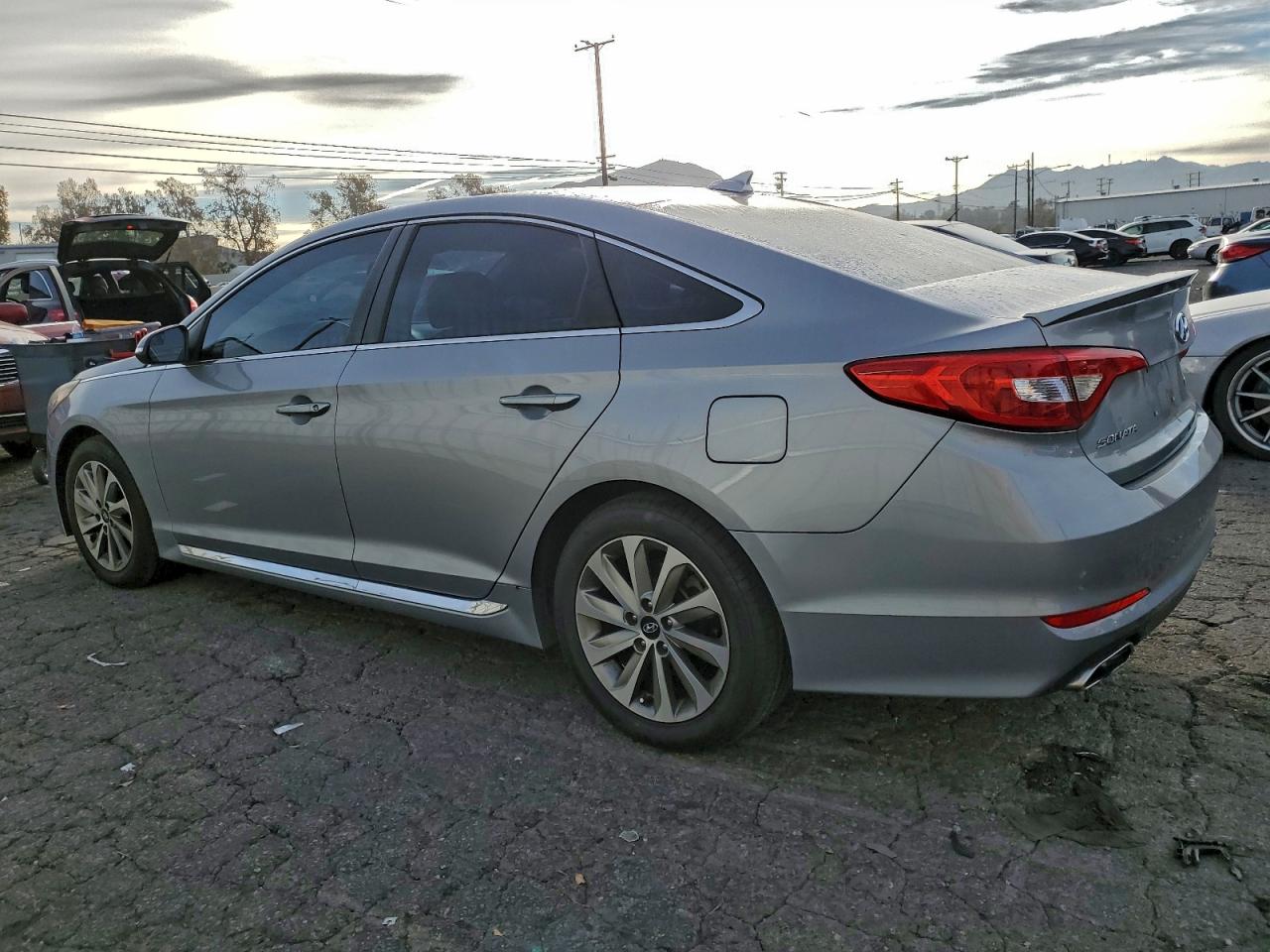 2015 HYUNDAI SONATA SPORT photo 2