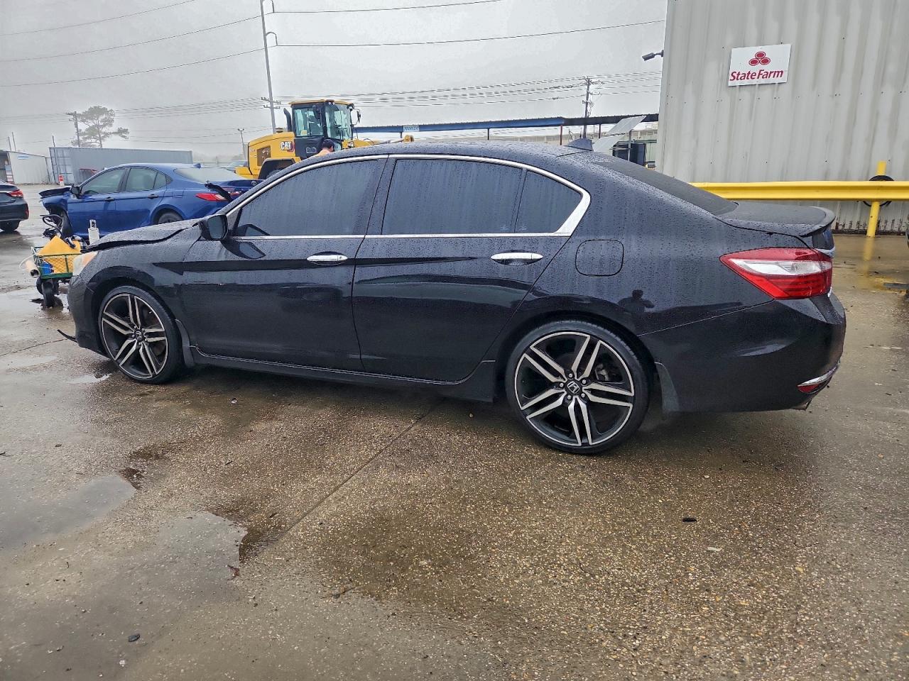 2017 HONDA ACCORD SPORT photo 2