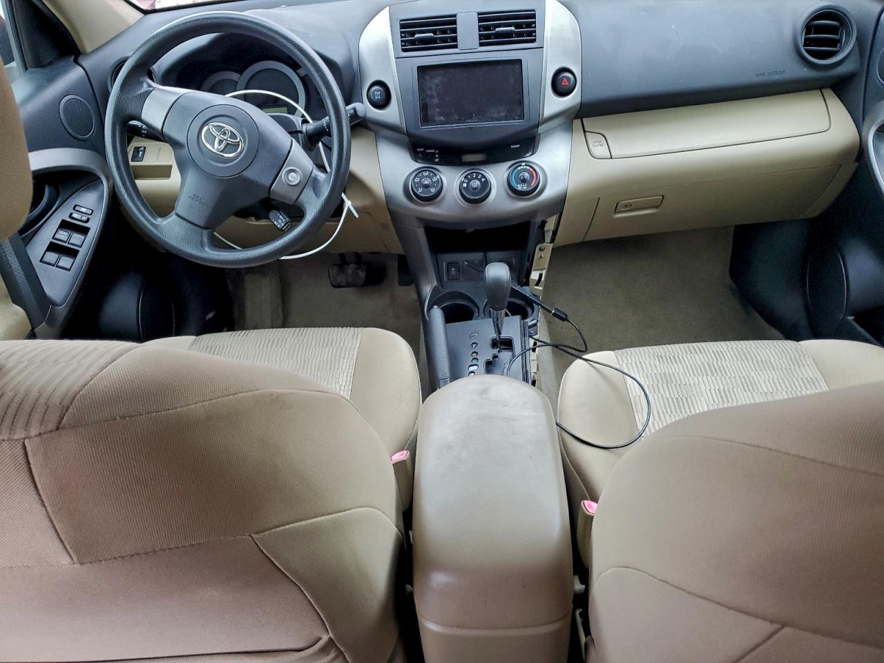 2011 TOYOTA RAV4 photo 8