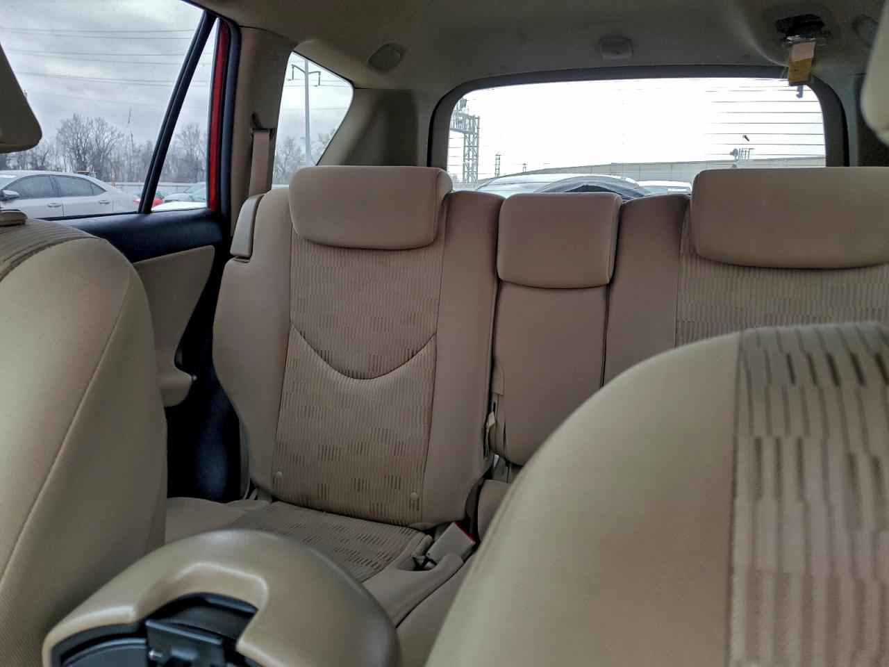 2011 TOYOTA RAV4 photo 10