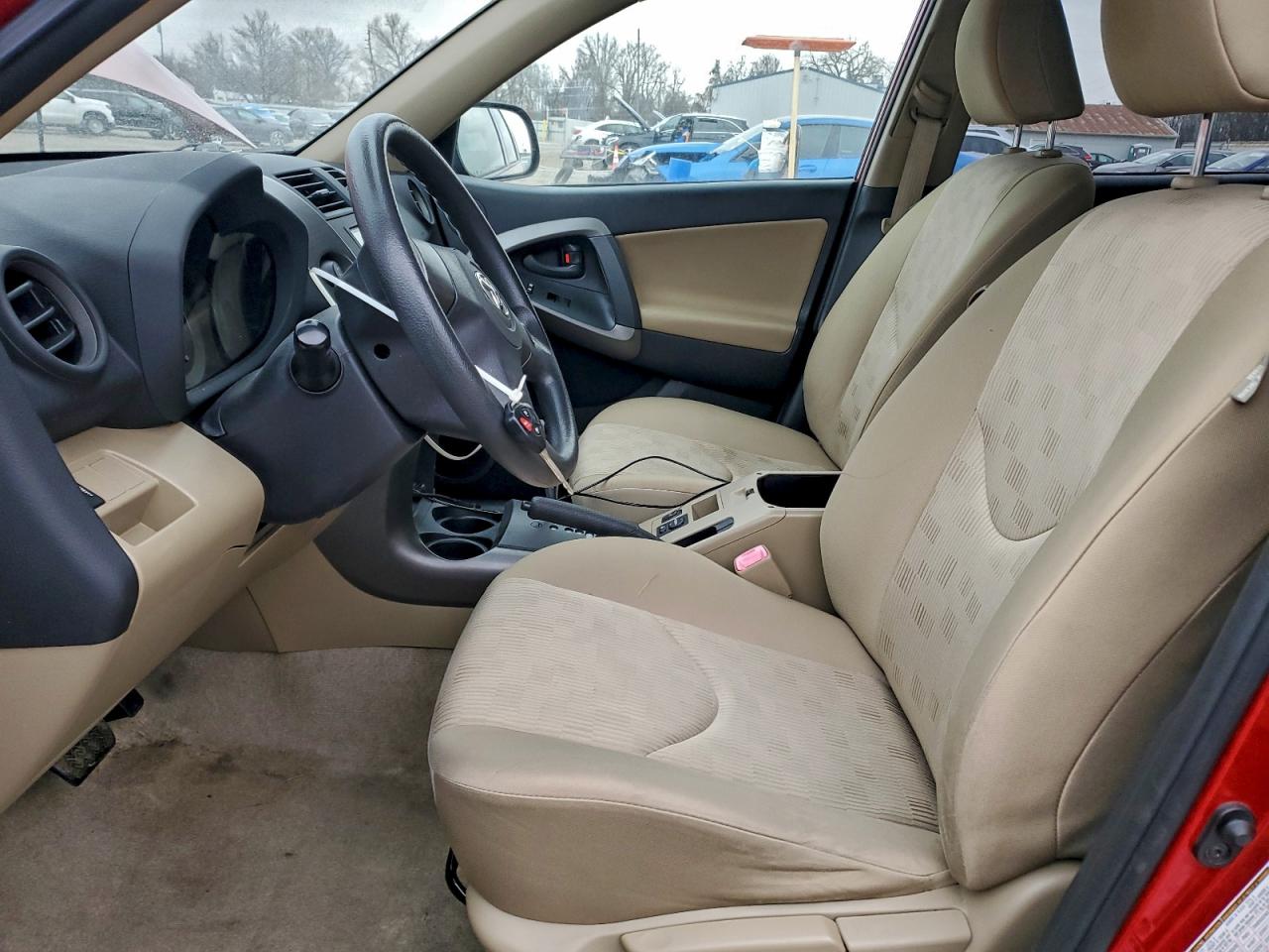 2011 TOYOTA RAV4 photo 7