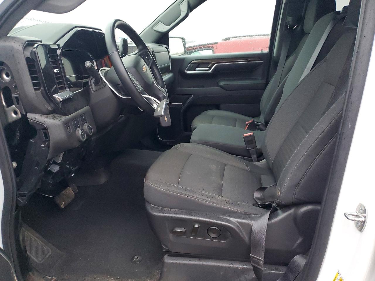 2024 CHEVROLET SILVERADO K1500 LT-L photo 7