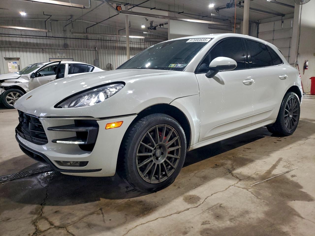 2015 PORSCHE MACAN