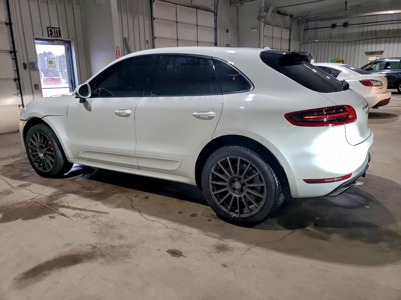 2015 PORSCHE MACAN TURBO photo 2
