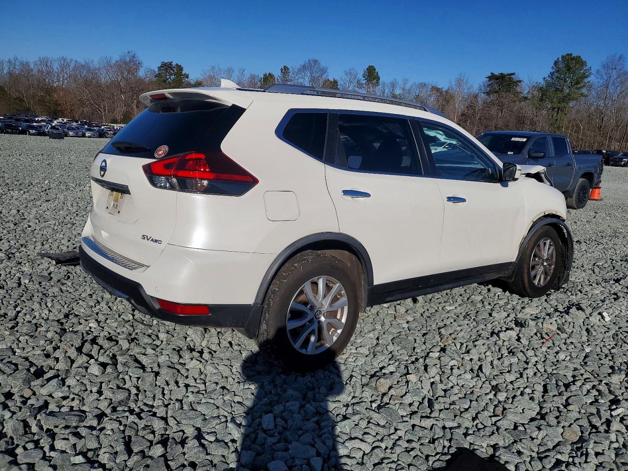 2020 NISSAN ROGUE SV photo 3