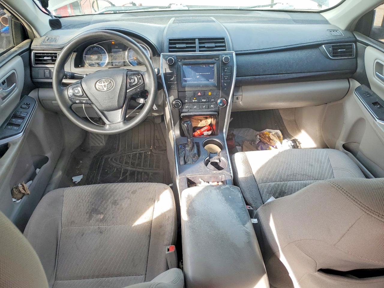 2017 TOYOTA CAMRY LE photo 8