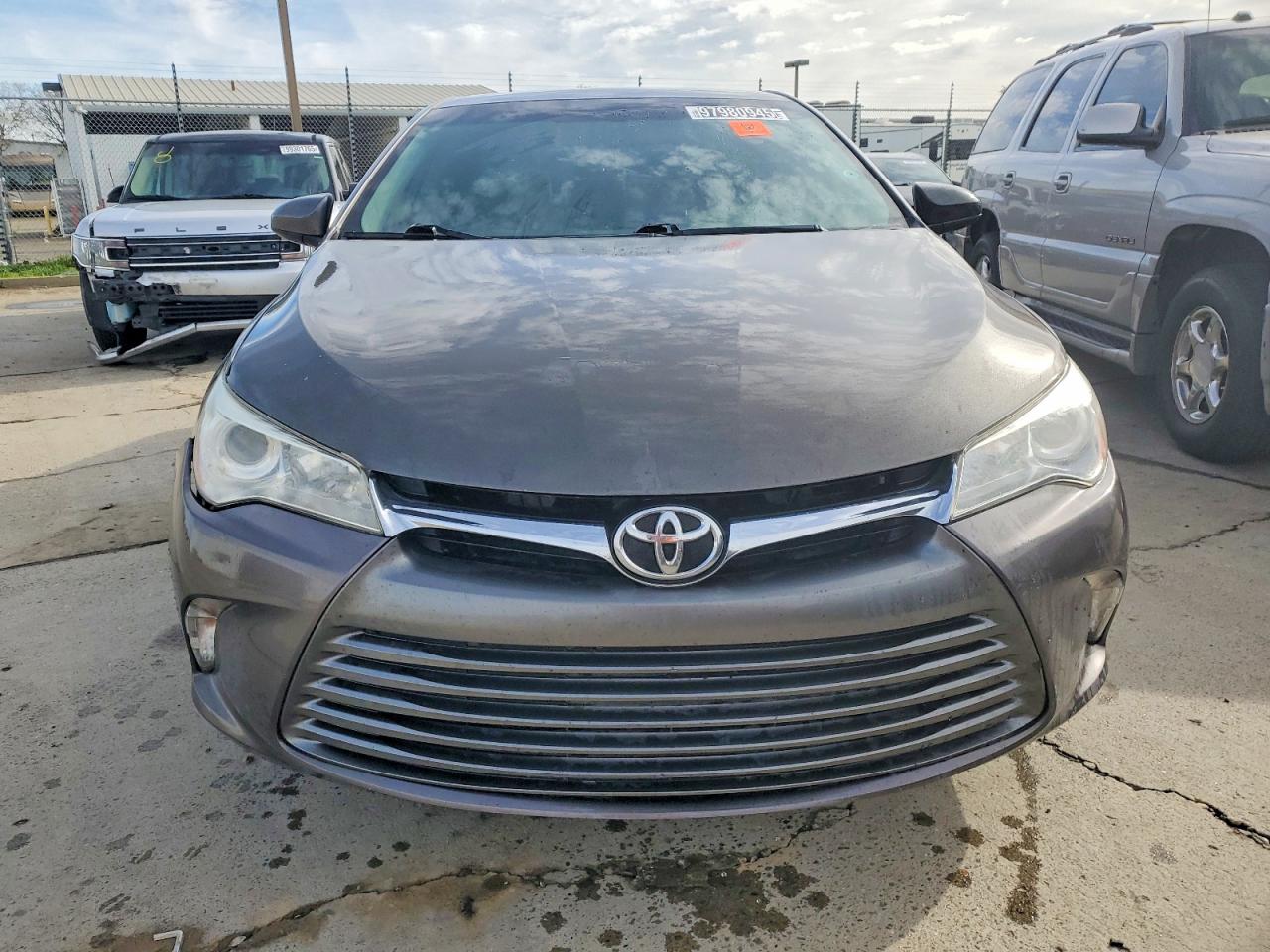 2017 TOYOTA CAMRY LE photo 5