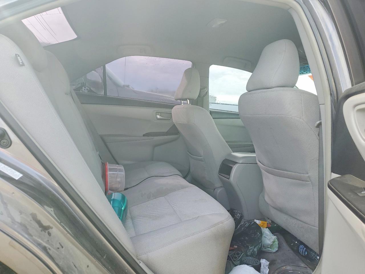 2017 TOYOTA CAMRY LE photo 10