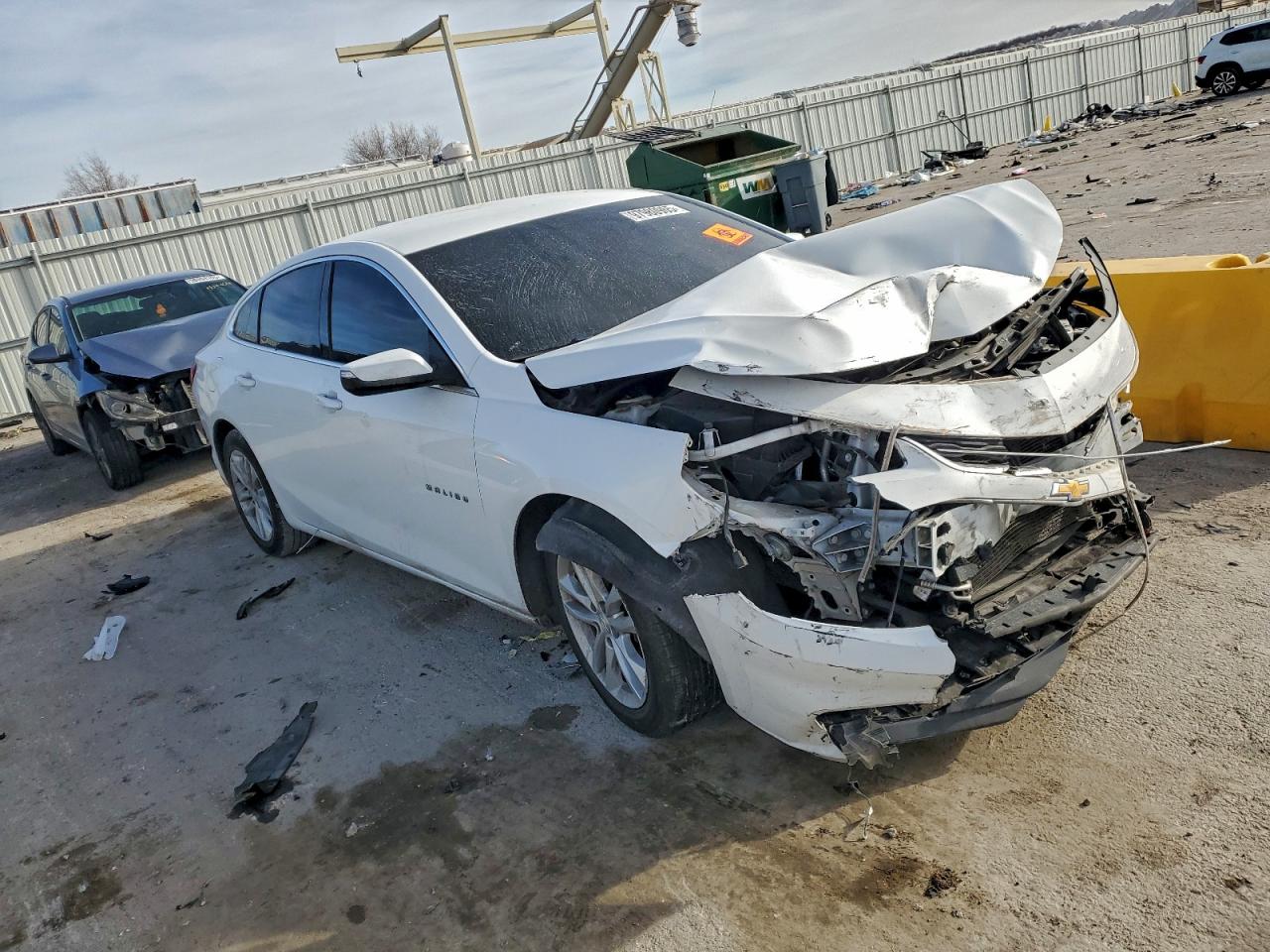 2017 CHEVROLET MALIBU LT photo 4