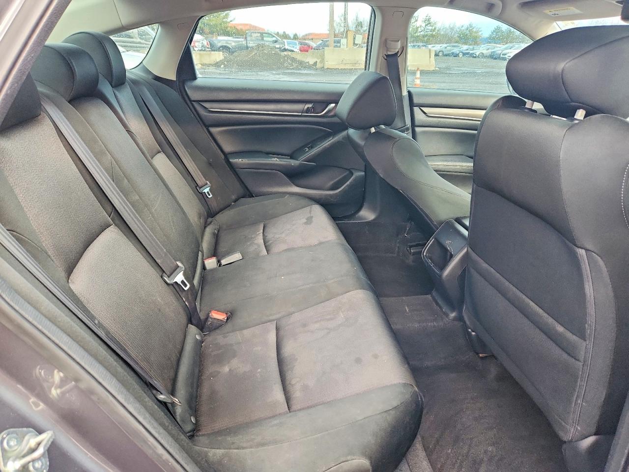 2018 HONDA ACCORD LX photo 10