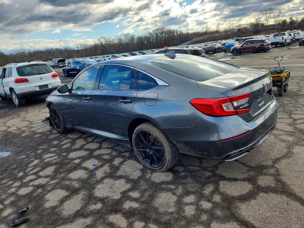 2018 HONDA ACCORD LX photo 2