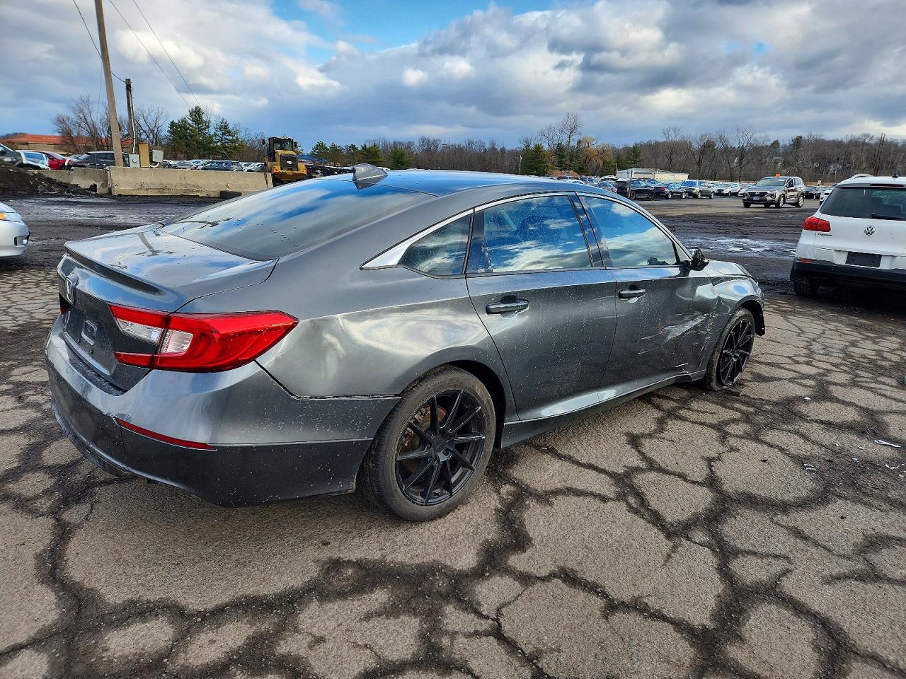 2018 HONDA ACCORD LX photo 3