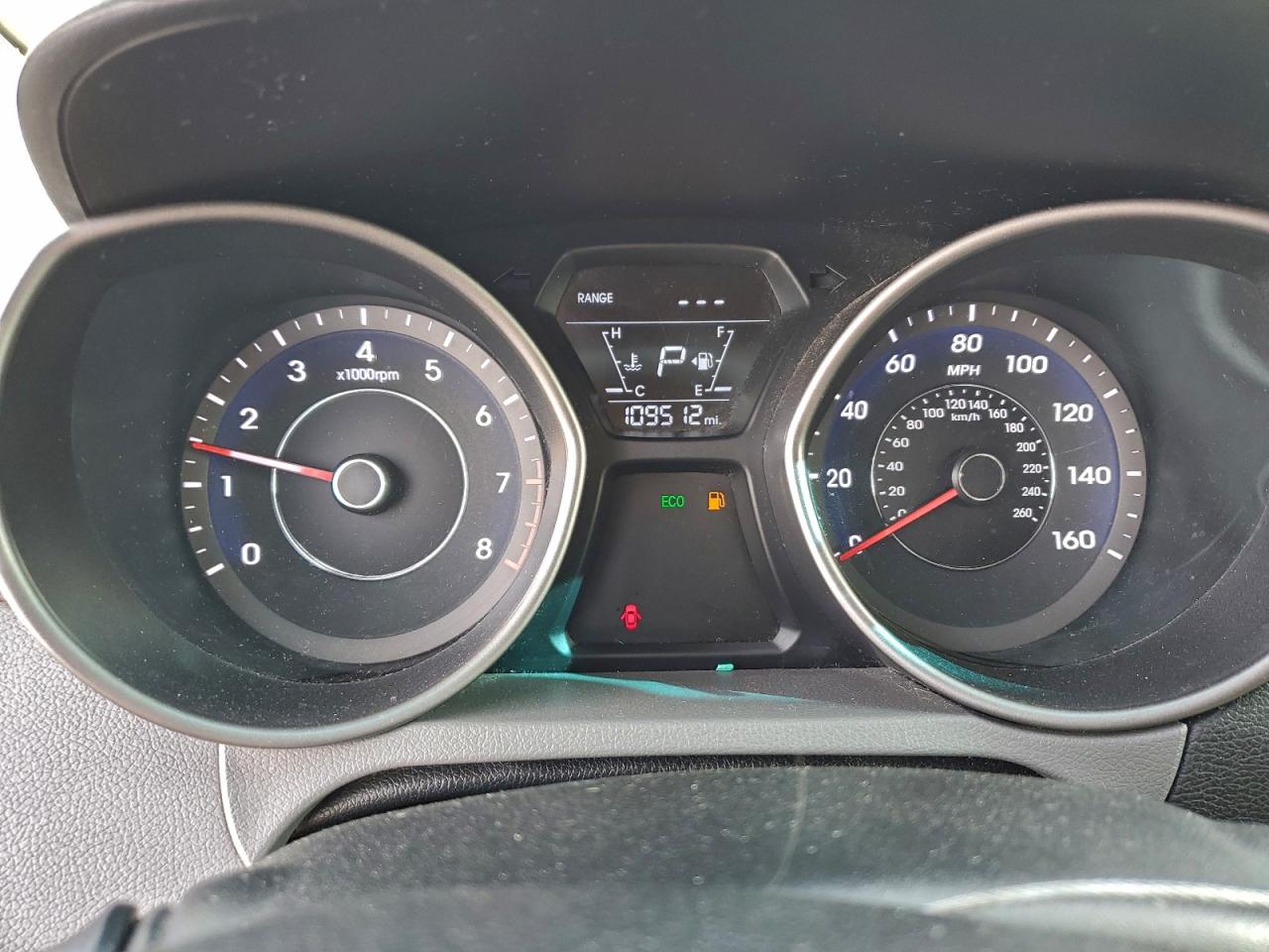 2016 HYUNDAI ELANTRA SE photo 9