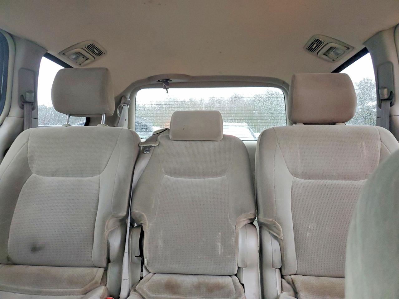 2004 TOYOTA SIENNA CE photo 10